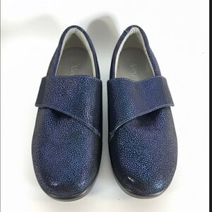NWOT Alegria Lauryn Cosmic Clogs EU 40/9.5 10 Nurse Comfort Shoe Blue Iridescent